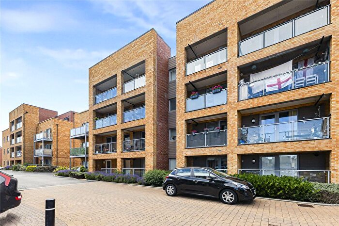 2 Bedroom Flat For Sale In Discovery Drive, Swanley, Kent, BR8
