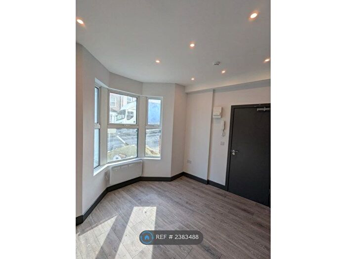 Studio To Rent In Tewson Road, London, SE18