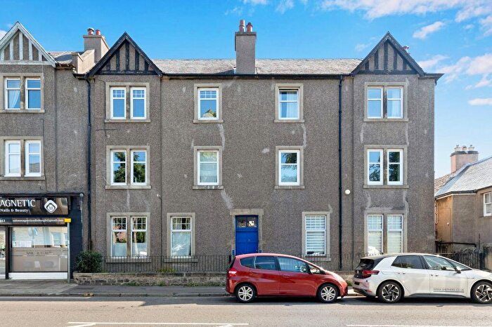 2 Bedroom Flat For Sale In / Lasswade Road, Liberton, Edinburgh, EH16