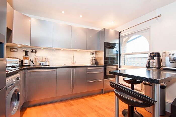 2 Bedroom Apartment To Rent In Mothers Square, Hackney, E5