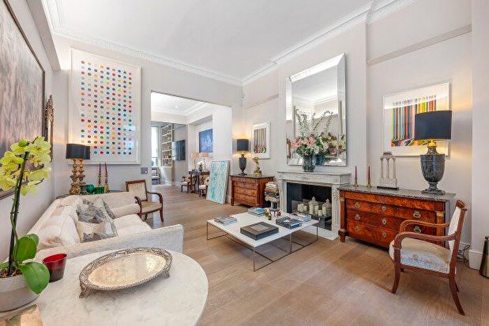 3 Bedroom Flat To Rent In Eaton Place, London, SW1X