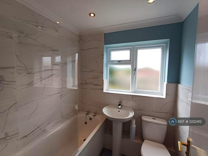2 Bedroom End Of Terrace House To Rent In Sandpiper Way, Orpington, BR5