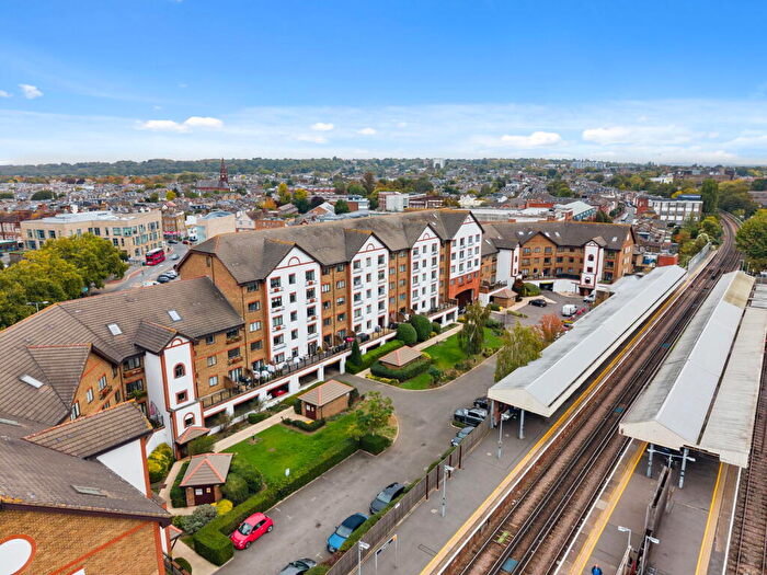 1 Bedroom Flat For Sale In Sopwith Way, Kingston Upon Thames, KT2