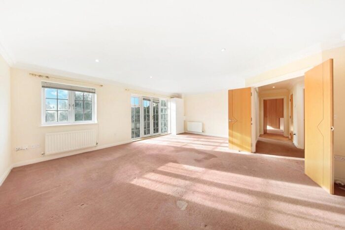 2 Bedroom Apartment To Rent In Eastcote Road, Pinner, Middlesex, HA5