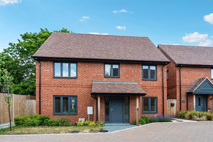 4 Bedroom Detached House To Rent In Hawthorne Close, Garsington, Oxford, OX44