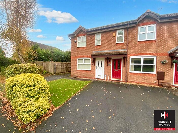 2 Bedroom Mews To Rent In Dorchester Drive, Brooklands, M23