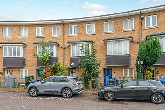 4 Bedroom Terraced House For Sale In Chantry Crescent, Willesden, London, NW10
