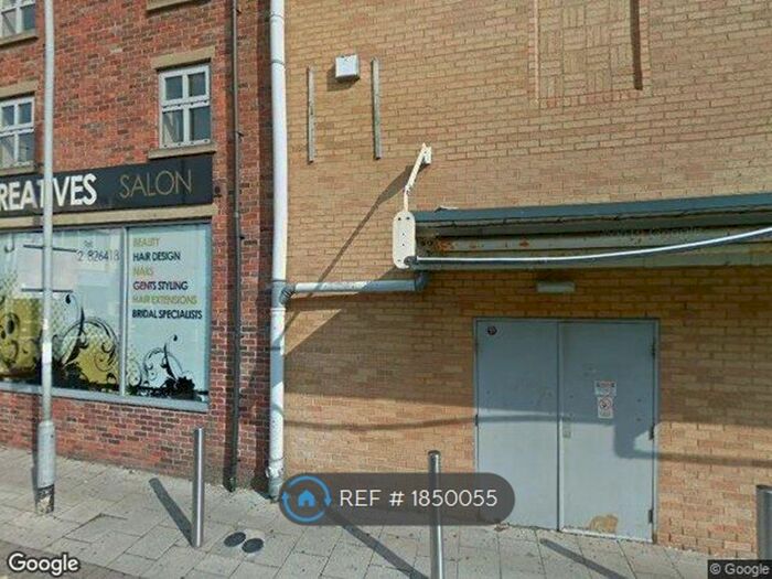 3 Bedroom Flat To Rent In High Street Tunstall, Stoke-On-Trent, ST6