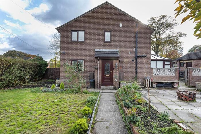 3 Bedroom Semi Detached House For Sale In Buttermere Drive, Dalton, Huddersfield, HD5