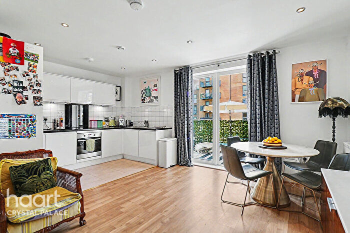 2 Bedroom Apartment For Sale In Apple Yard, London, SE20