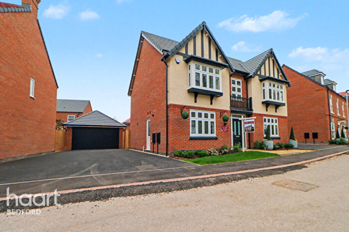 5 Bedroom Detached House For Sale In Biddenham Park, Bedford, MK40