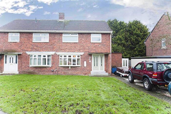 3 Bedroom Semi-Detached House For Sale In Yoden Road, Peterlee, SR8