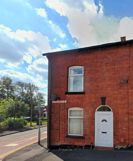 2 Bedroom Property To Rent In Stoneleigh Street, Oldham, OL1
