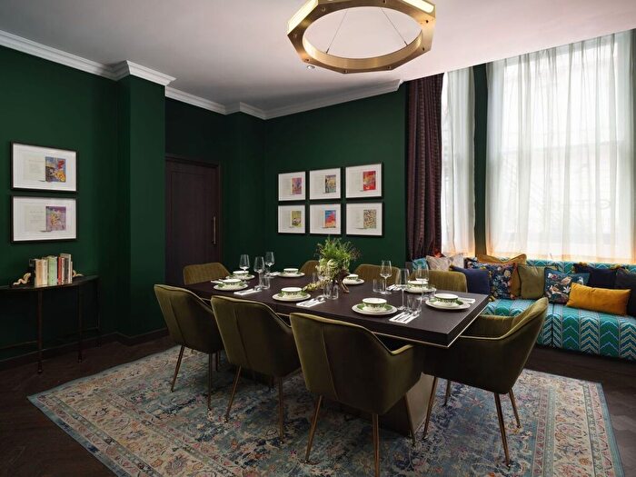 Studio To Rent In Greater Club Flat, The Other House, SW7