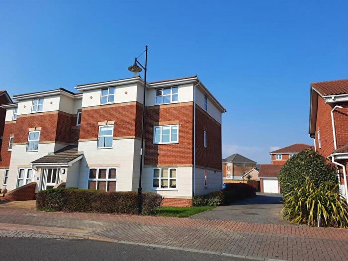 2 Bedroom Apartment For Sale In Island Way East, St. Marys Island, Chatham, ME4