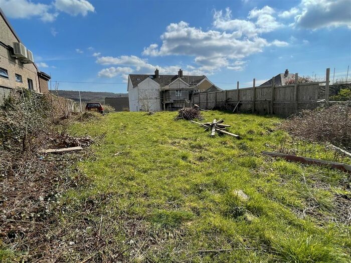 3 Bedroom End Of Terrace House For Sale In Myrtle Hill, Ponthenry, Llanelli, SA15