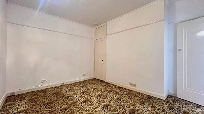 2 Bedroom Detached Bungalow To Rent In Benhilton Gardens, Sutton, SM1
