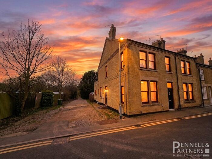 2 Bedroom End Of Terrace House For Sale In Church Street, Stanground, Peterborough, PE2