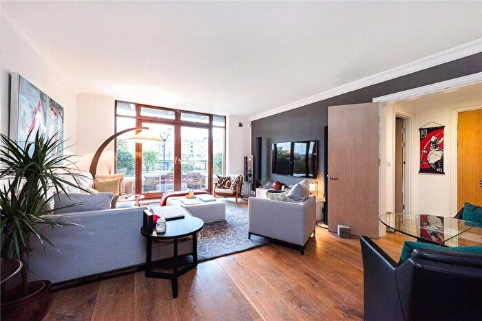 2 Bedroom Apartment To Rent In Teal Court, Star Place, London, E1W