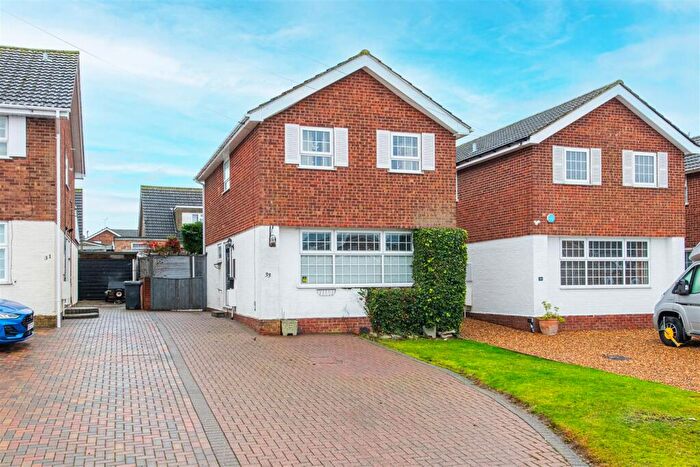 3 Bedroom Detached House To Rent In Melloway Road, Rushden, NN10