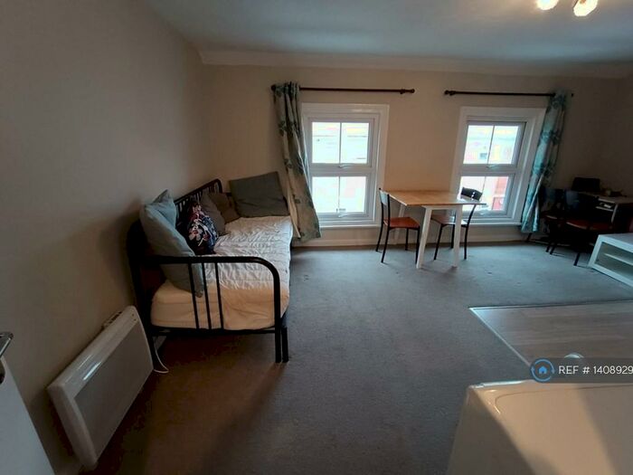 1 Bedroom Flat To Rent In Zinzan Street, Reading, RG1