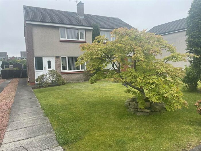 2 Bedroom Semi-Detached House To Rent In Broom Grove, Dunfermline, KY11