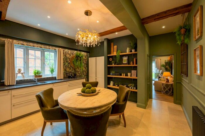 4 Bedroom Town House To Rent In St. Peter Street, Marlow, Buckinghamshire, SL7