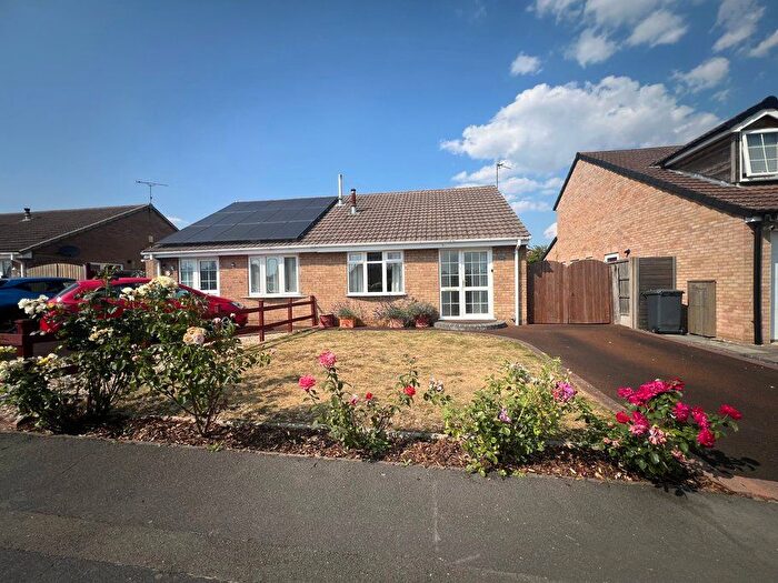 2 Bedroom Bungalow For Sale In Montaigne Crescent, Lincoln, LN2