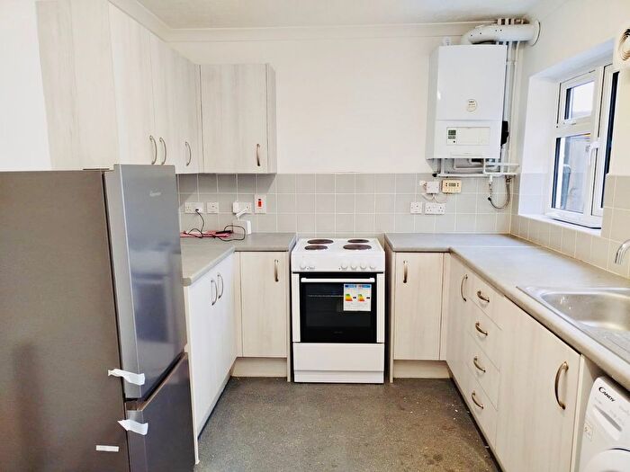 3 Bedroom Detached House To Rent In Drift Way, Slough, SL3