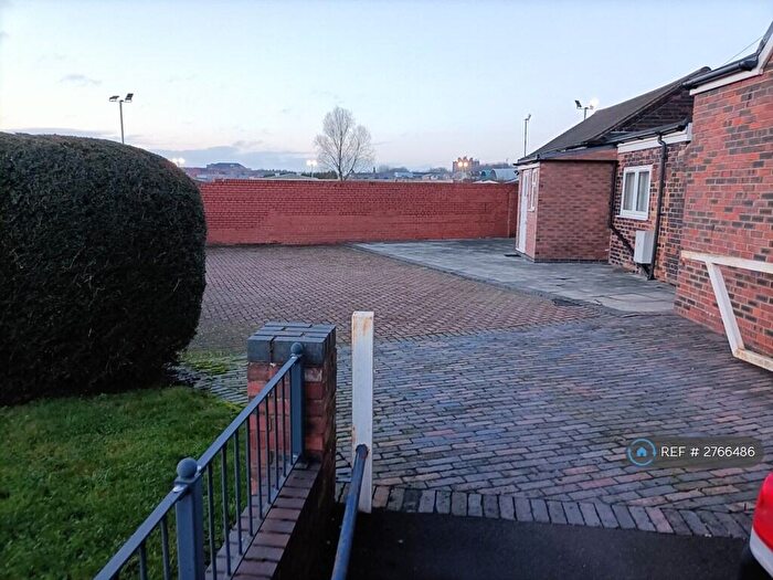 2 Bedroom Bungalow To Rent In Hot Lane Industrial Estate, Stoke-On-Trent, ST6