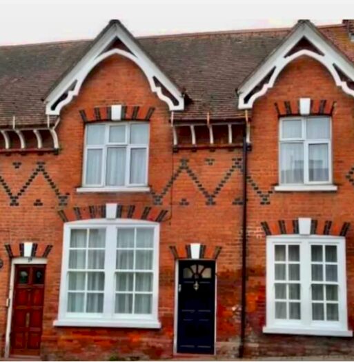 3 Bedroom Semi-Detached House To Rent In Stanmore Hill, Stanmore, Greater London, HA7