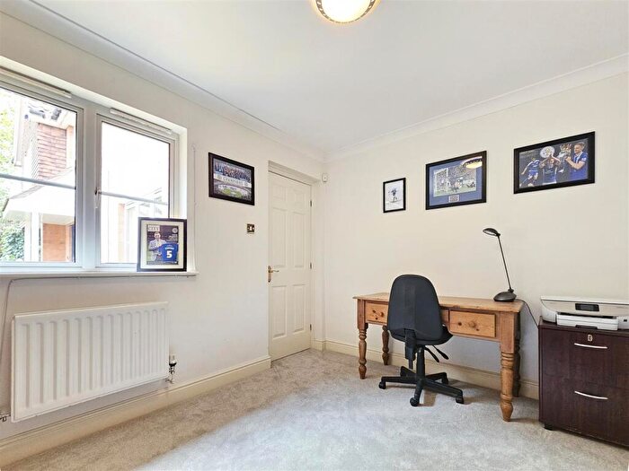 5 Bedroom Detached House For Sale In Hawthorn Close, Bleasby, Nottingham, NG14