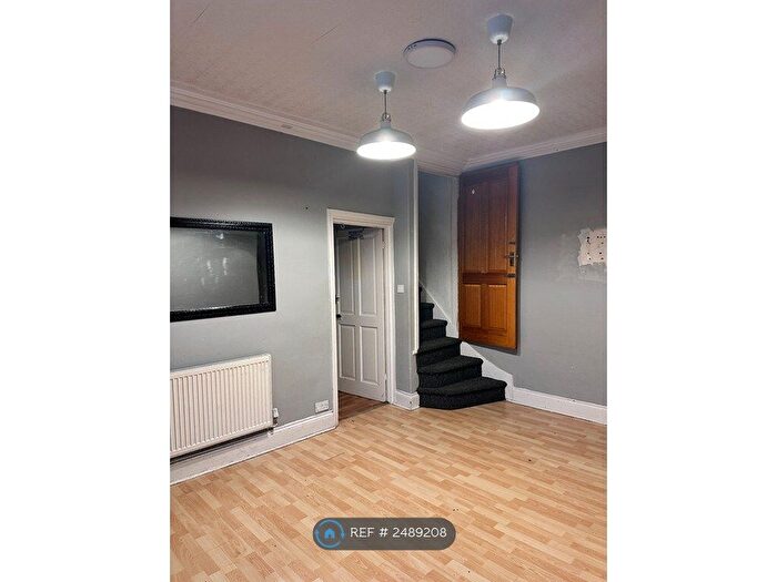 3 Bedroom Terraced House To Rent In Hollings Road, Bradford, BD8