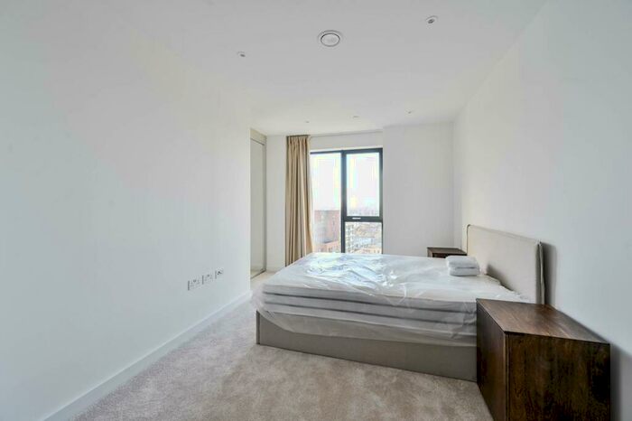 1 Bedroom Flat To Rent In Reed Avenue, Tower Hamlets, London, E3