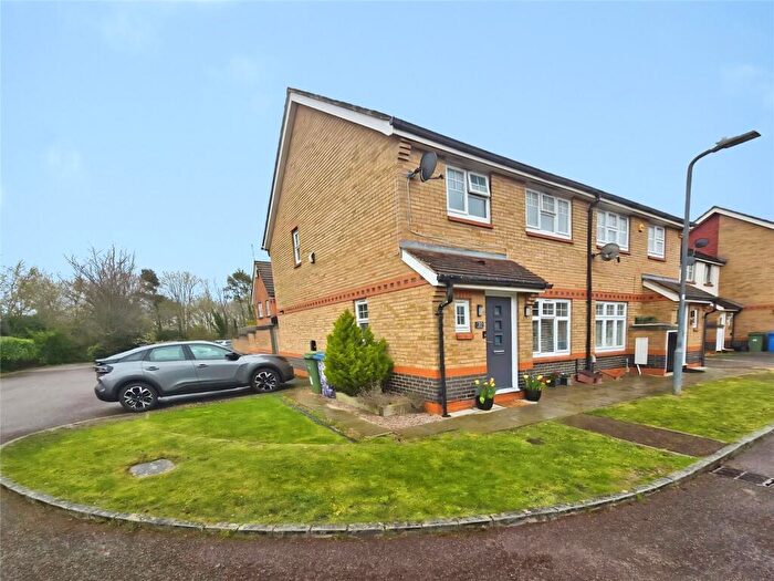 3 Bedroom End Of Terrace House For Sale In Roby Drive, Bracknell, Berkshire, RG12