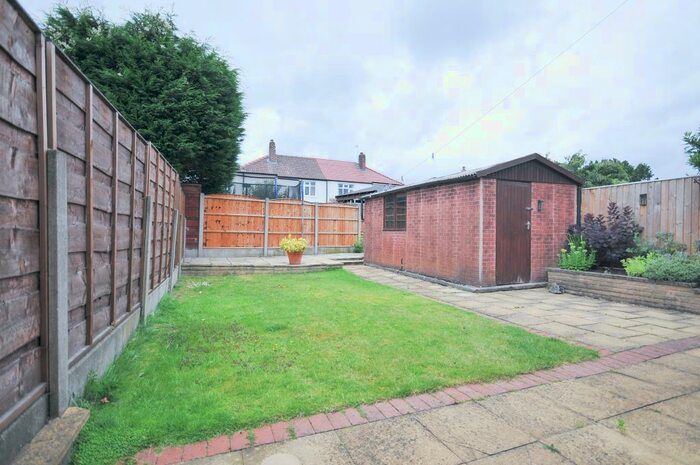 3 Bedroom Town House For Sale In Ashbourne Avenue, Cheadle, SK8