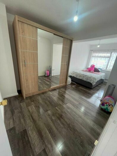 2 Bedroom Terraced House To Rent In Clevedon Gardens, Hayes, UB3