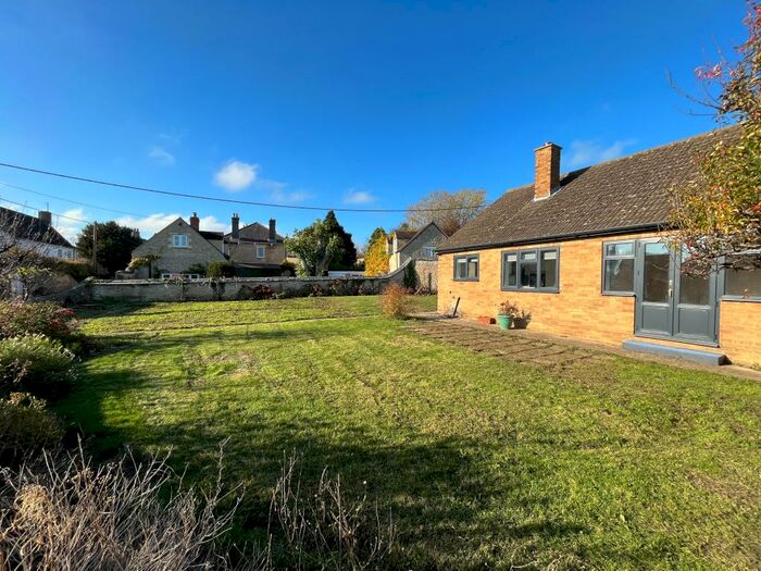 2 Bedroom Bungalow To Rent In North Street, Islip, OX5