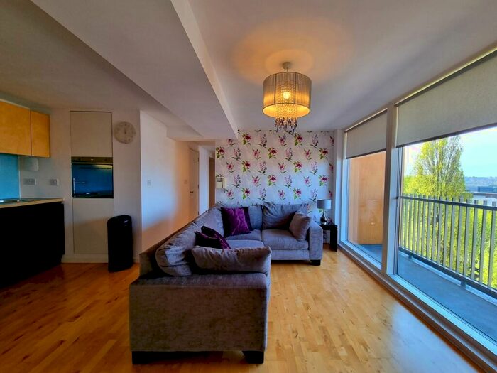 2 Bedroom Apartment For Sale In Saxton The Avenue Leeds, LS9