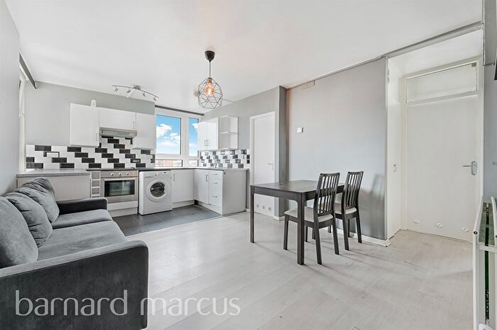 2 Bedroom Flat For Sale In Keevil Drive, London, SW19