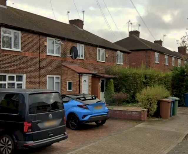 3 Bedroom Terraced House To Rent In Dalston Gardens, Stanmore, Greater London, HA7