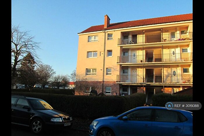 3 Bedroom Flat To Rent In Corlaich Avenue Toryglen, Glasgow, G42