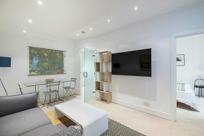 1 Bedroom Flat To Rent In Sloane Gardens, London, SW1W