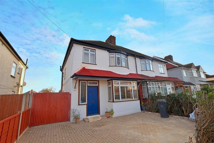 3 Bedroom Semi-Detached House To Rent In Argyle Avenue, Hounslow, TW3