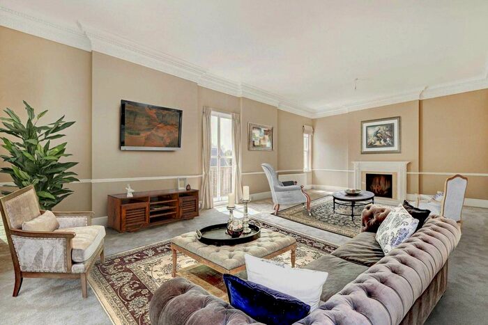 2 Bedroom Flat To Rent In Addison Road, Holland Park W14