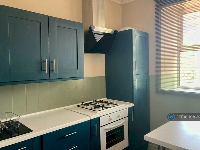 2 Bedroom Flat To Rent In Stafford Road, Weston-Super-Mare, BS23