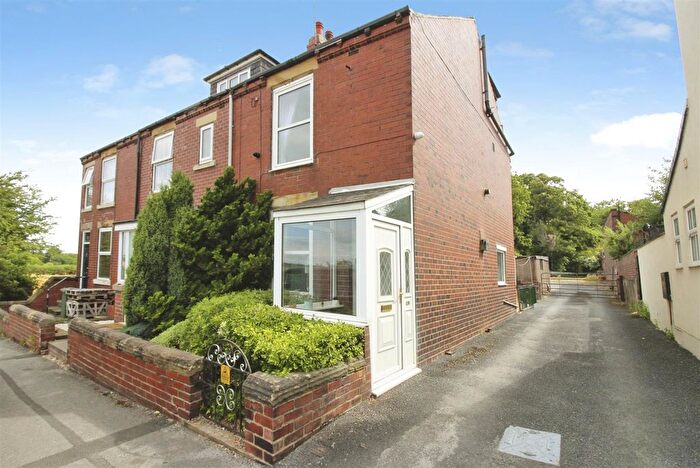 4 Bedroom Terraced House For Sale In Barwick Road, Garforth, Leeds, LS25