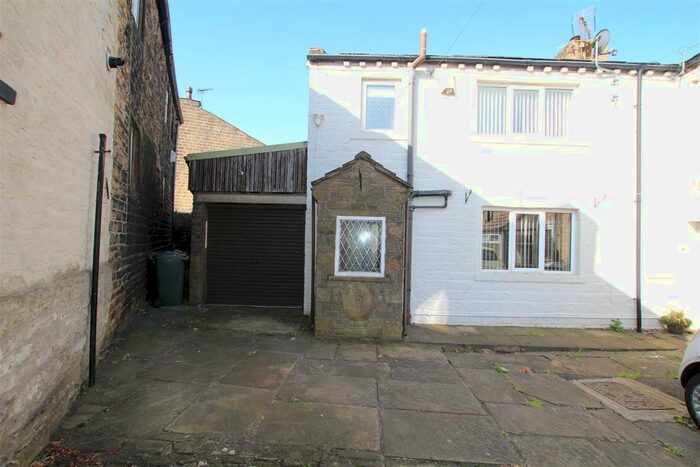 2 Bedroom Terraced House To Rent In Lodge Gate, Denholme, Bradford, BD13