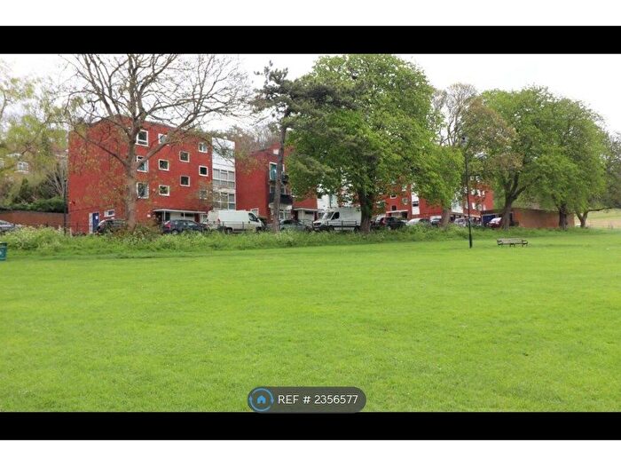 2 Bedroom Flat To Rent In Arden. Place, Luton, LU2
