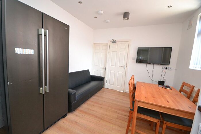 1 Bedroom Semi-Detached House To Rent In Room, Teversal Avenue, Lenton, NG7